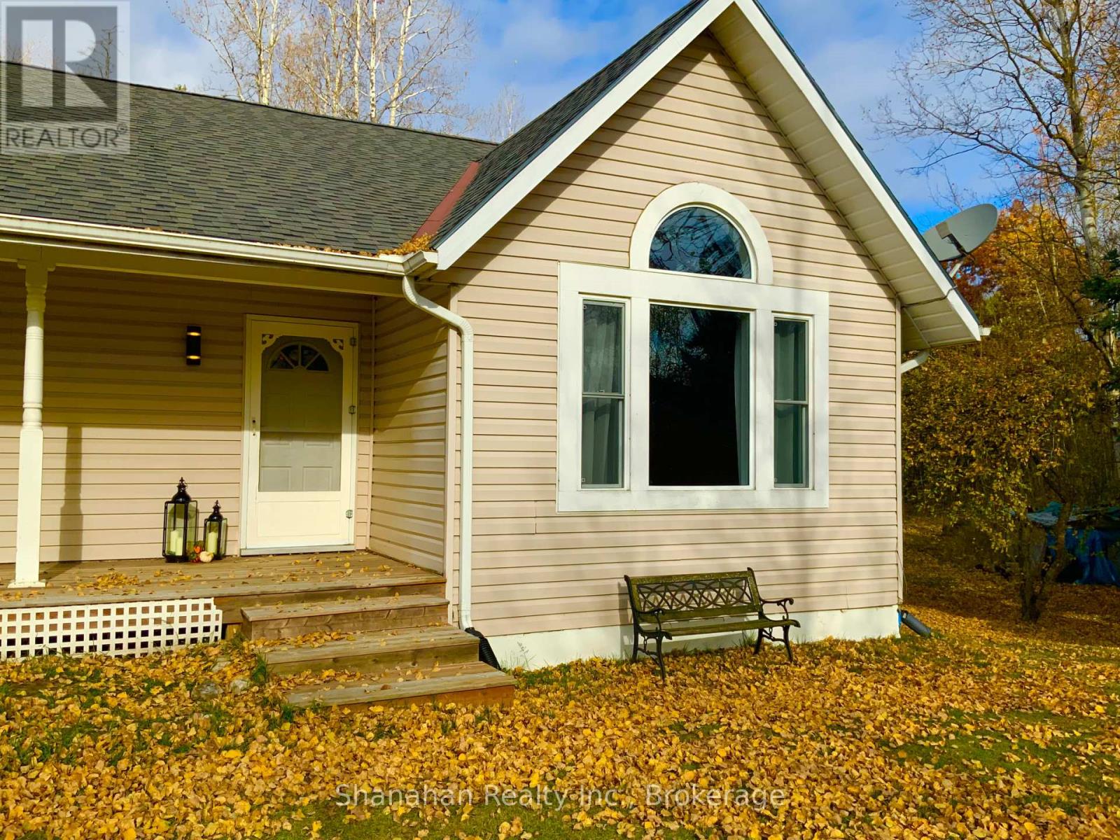 20 Cape Hurd Road E, Northern Bruce Peninsula, Ontario  N0H 2R0 - Photo 2 - X12500826