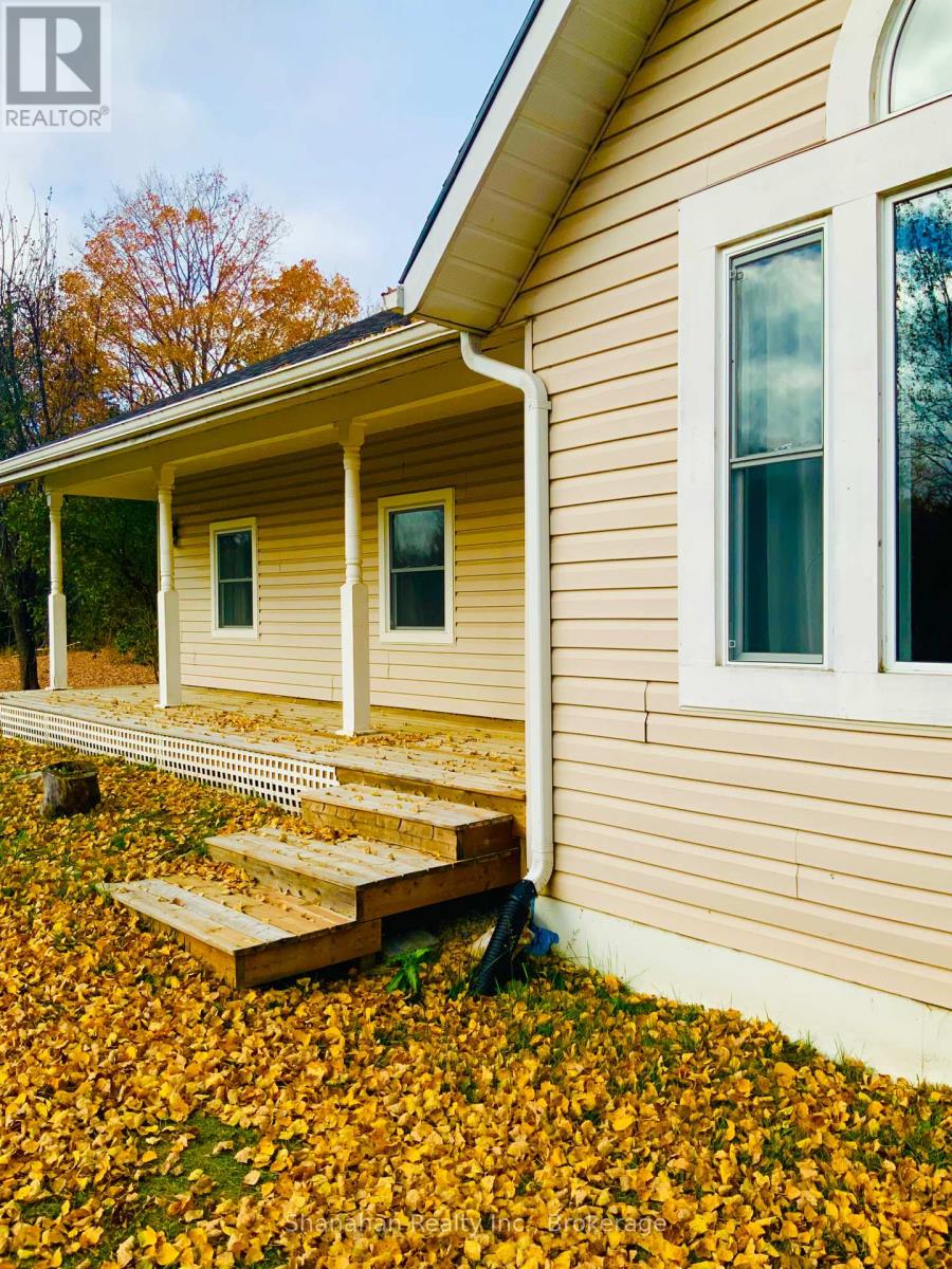 20 Cape Hurd Road E, Northern Bruce Peninsula, Ontario  N0H 2R0 - Photo 3 - X12500826