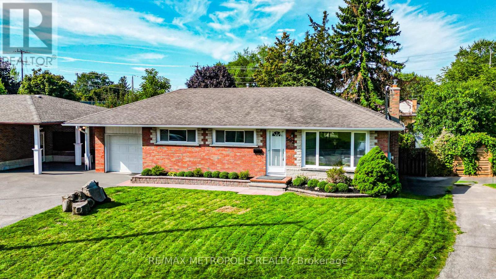 592 Carlyle Court, Oshawa, Ontario  L1H 6S2 - Photo 2 - E12500828