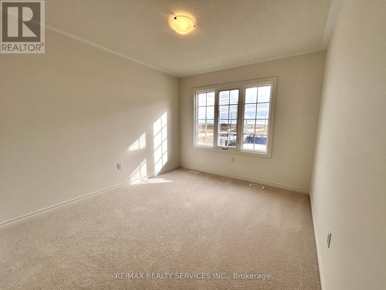 8 Bridgeland Drive, Whitby, Ontario  L1P 0R2 - Photo 11 - E12500832