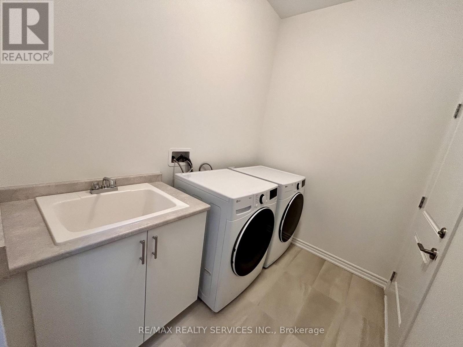 8 Bridgeland Drive, Whitby, Ontario  L1P 0R2 - Photo 16 - E12500832