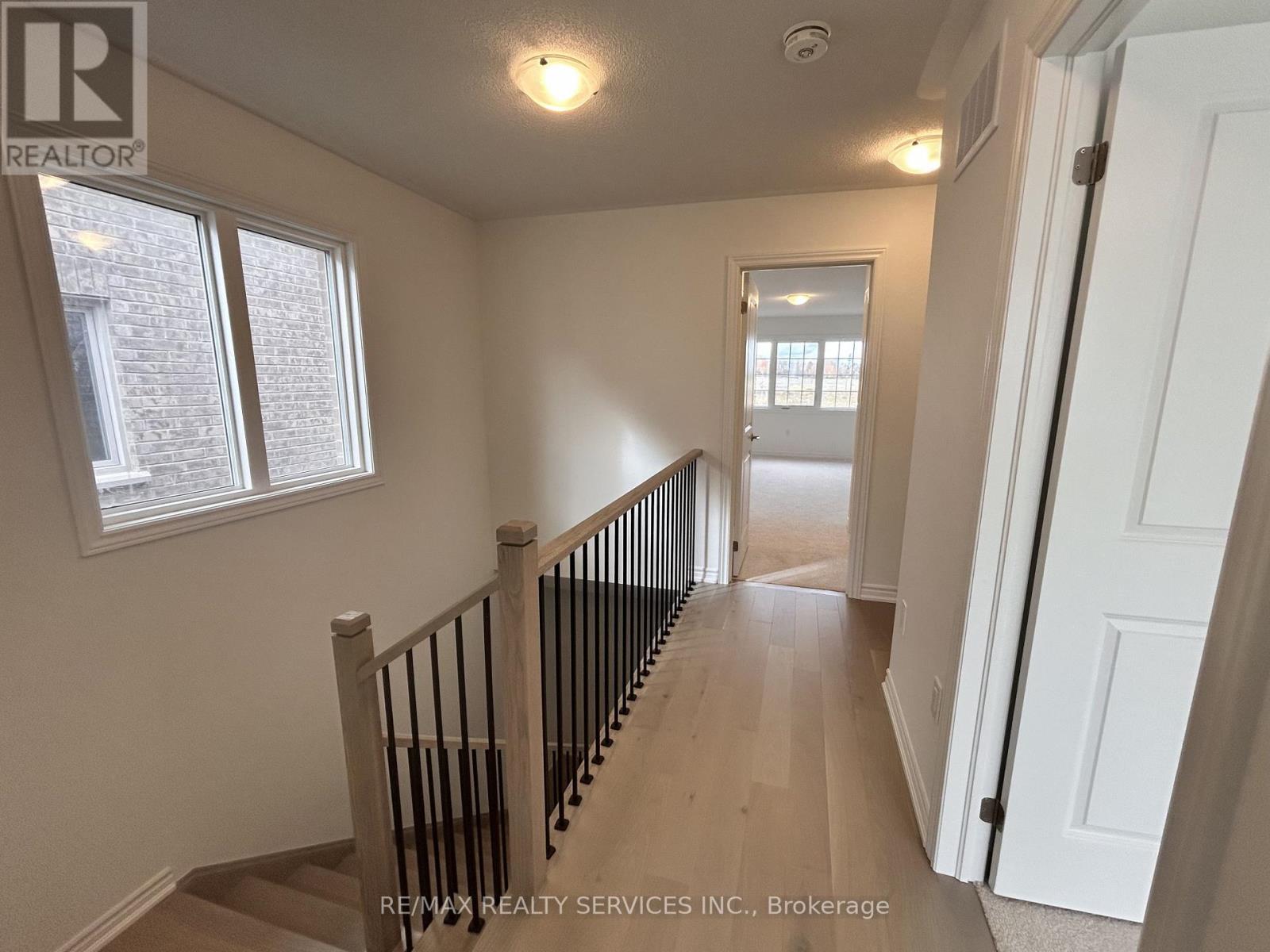 8 Bridgeland Drive, Whitby, Ontario  L1P 0R2 - Photo 5 - E12500832