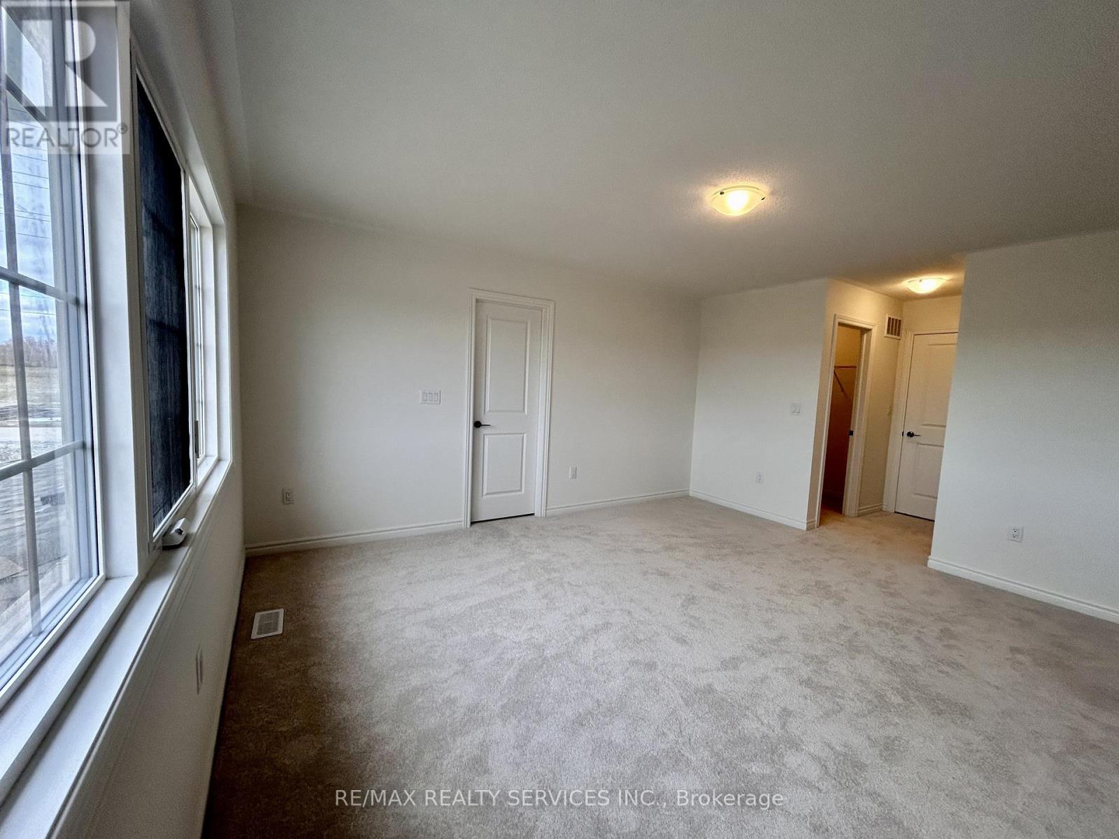 8 Bridgeland Drive, Whitby, Ontario  L1P 0R2 - Photo 7 - E12500832