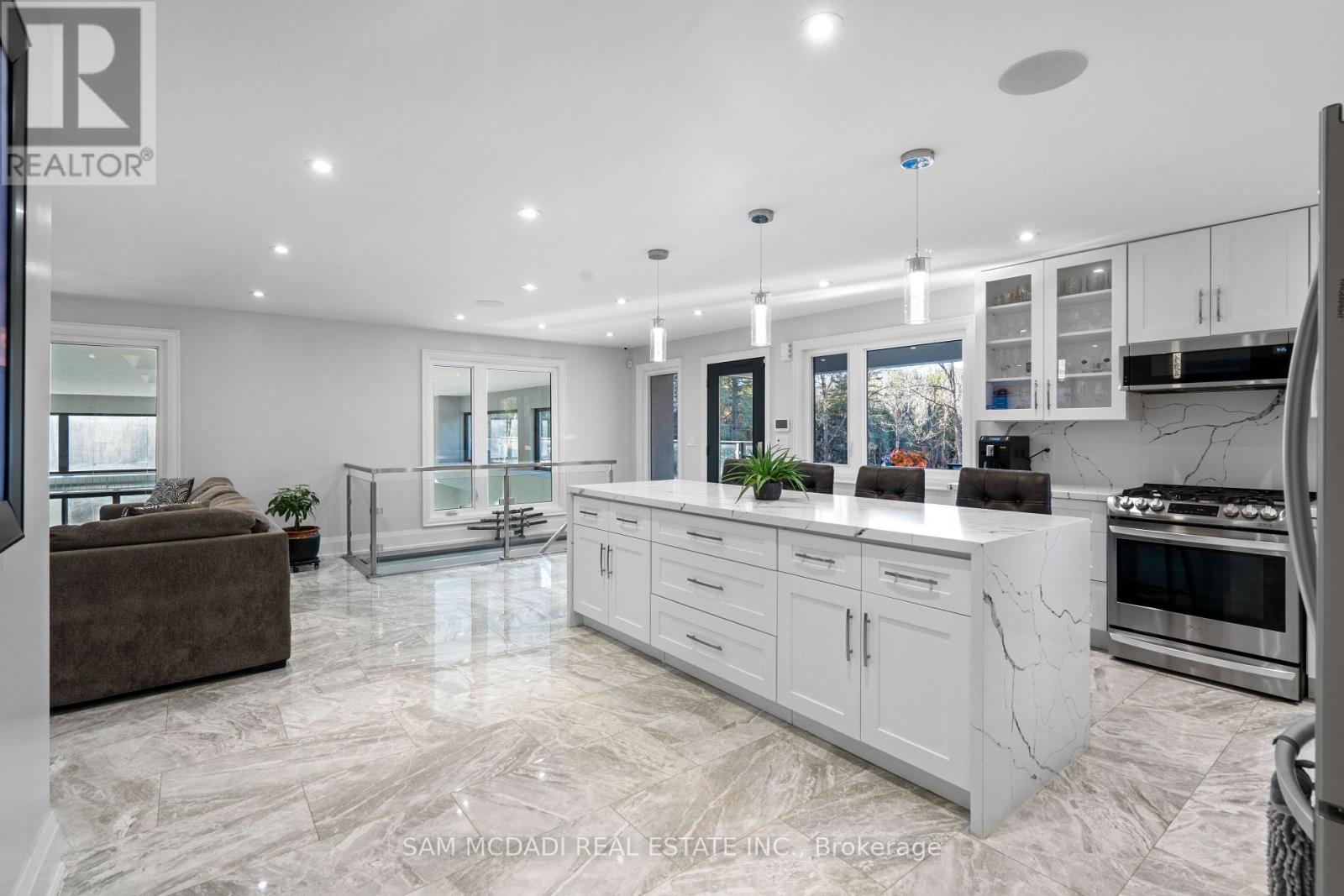 2993 Innisfil Beach Road, Innisfil, Ontario  L9S 4C3 - Photo 11 - N12500820