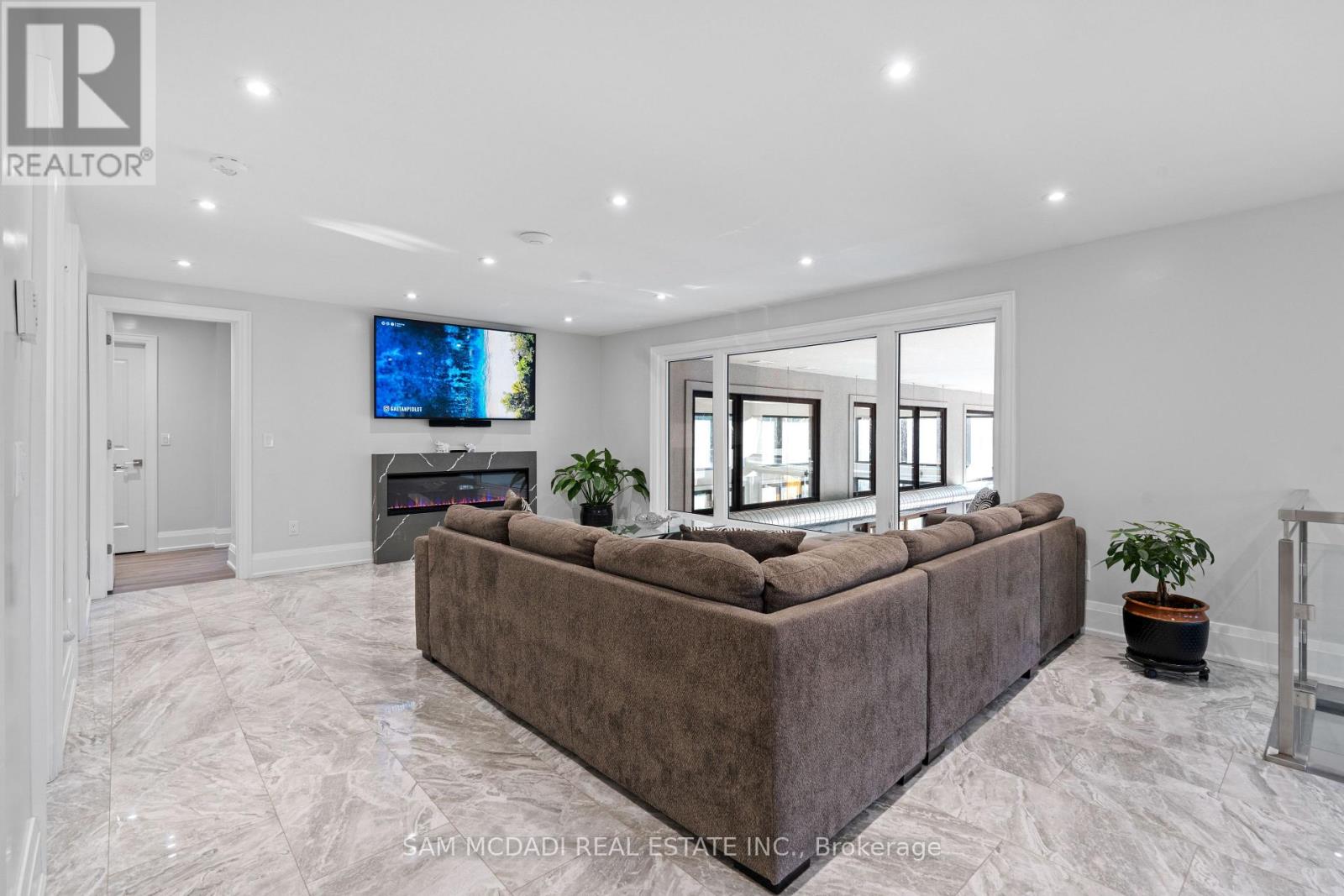 2993 Innisfil Beach Road, Innisfil, Ontario  L9S 4C3 - Photo 13 - N12500820