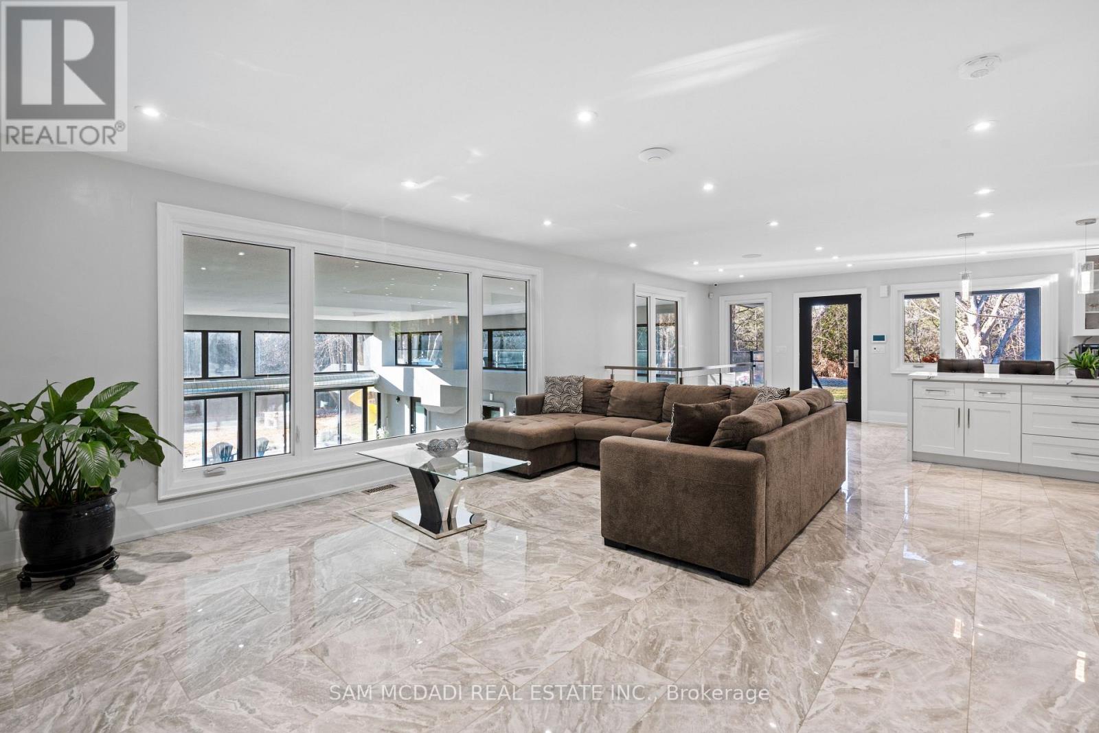 2993 Innisfil Beach Road, Innisfil, Ontario  L9S 4C3 - Photo 14 - N12500820