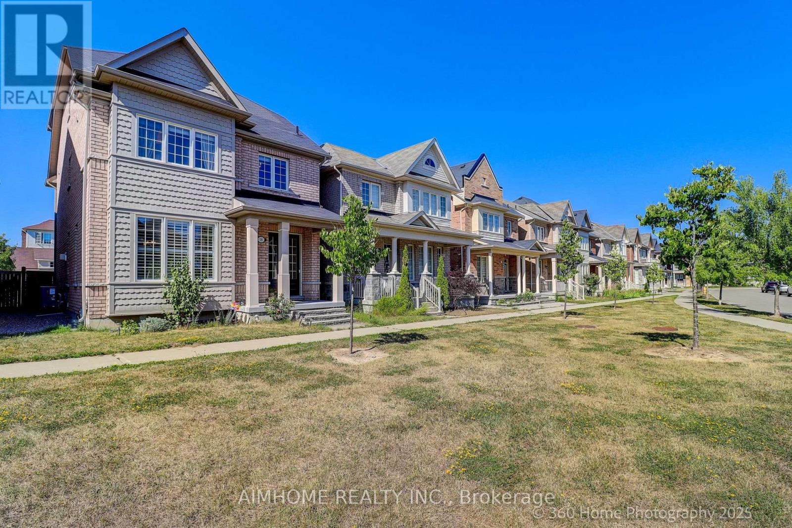 18 Saddlebrook Drive, Markham, Ontario  L6B 1J4 - Photo 2 - N12500846