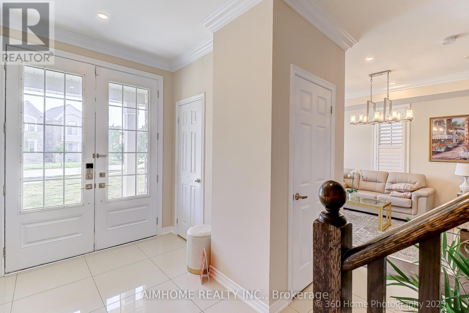 18 Saddlebrook Drive, Markham, Ontario  L6B 1J4 - Photo 3 - N12500846