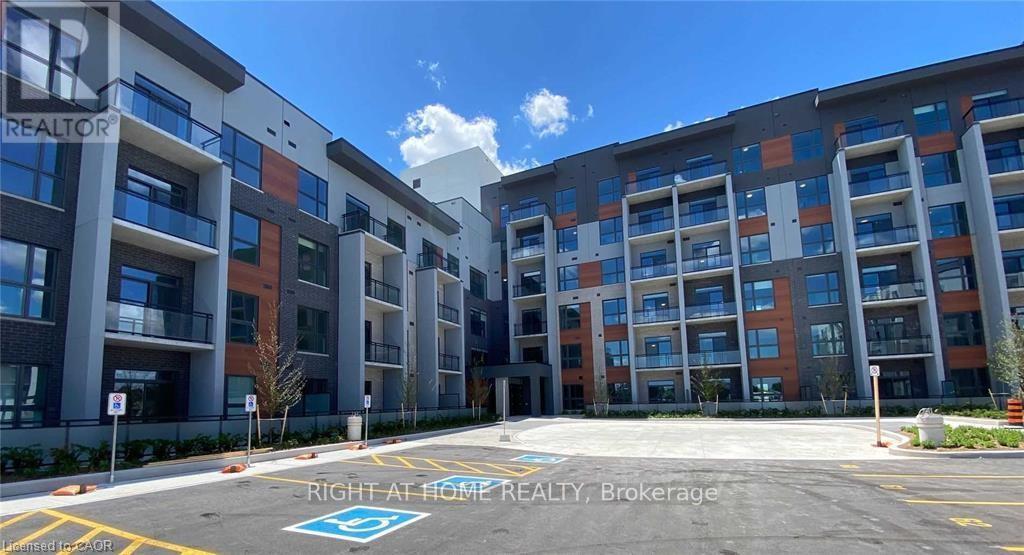 202 - 95 DUNDAS STREET W, Oakville, Ontario