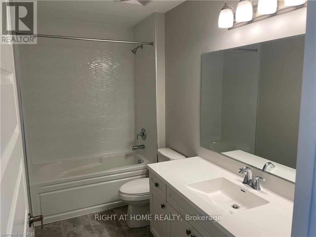 202 - 95 Dundas Street W, Oakville, Ontario  L6M 5N4 - Photo 14 - W12500806