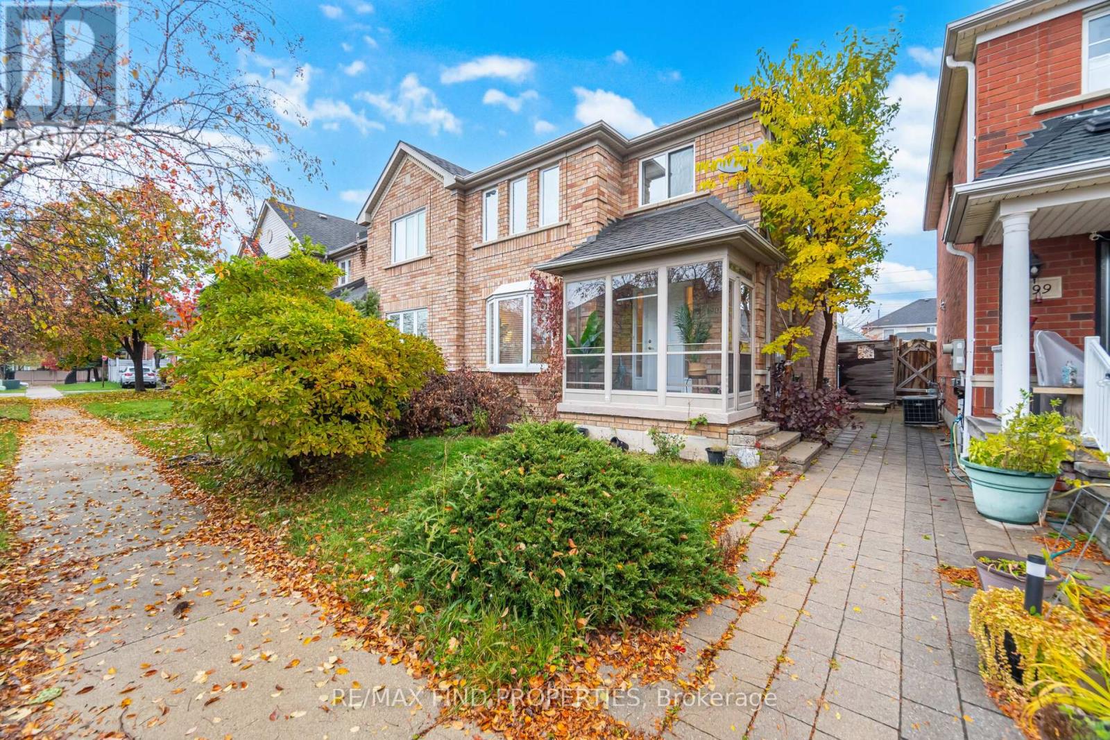 5903 Shelford Terrace, Mississauga, Ontario  L5M 6K2 - Photo 5 - W12500808