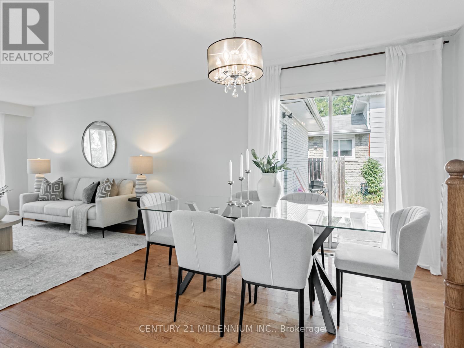 986 Mcbride Avenue, Mississauga, Ontario  L5C 1L6 - Photo 10 - W12500836