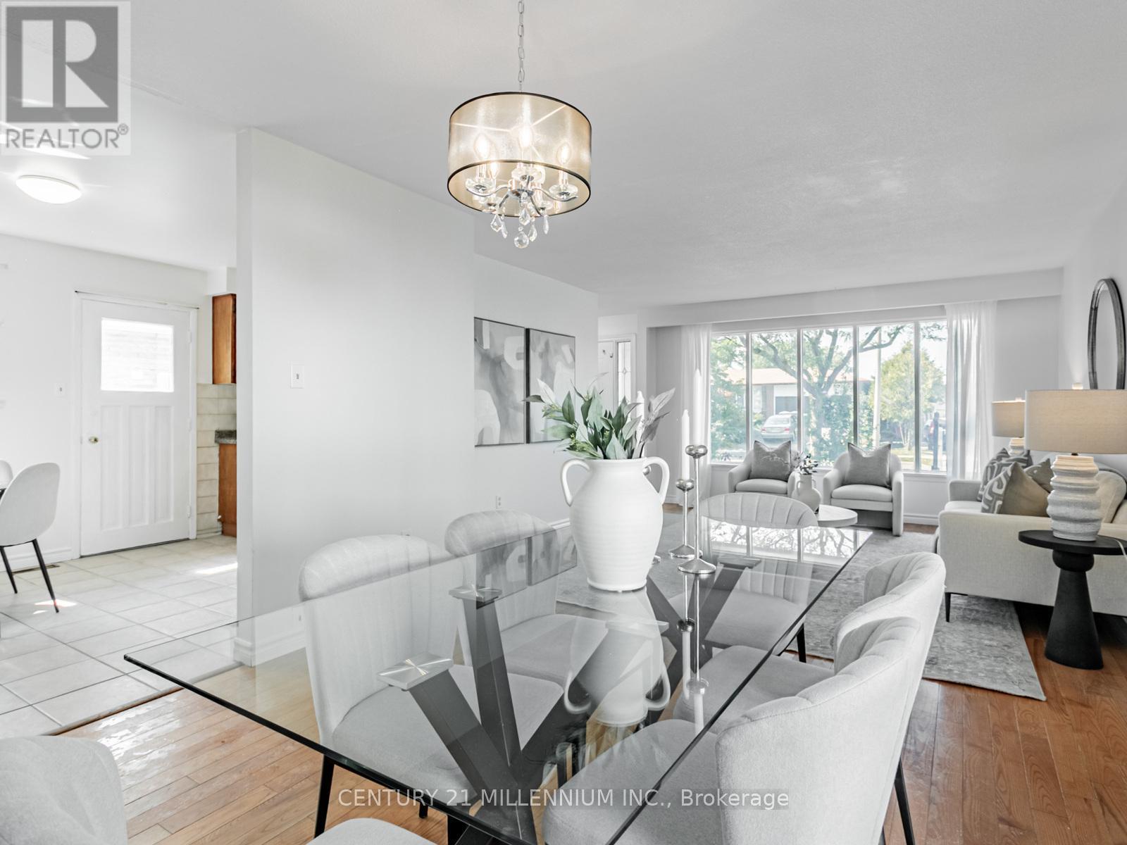 986 Mcbride Avenue, Mississauga, Ontario  L5C 1L6 - Photo 11 - W12500836