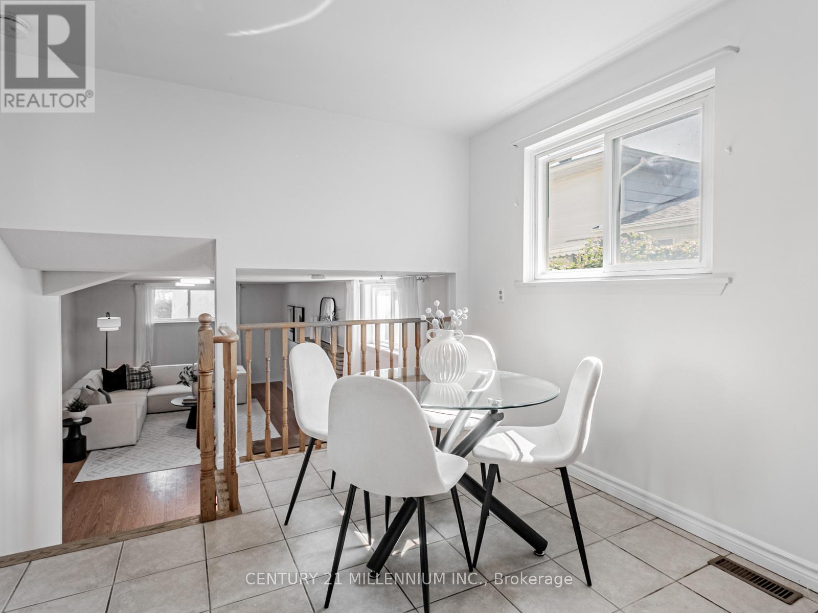 986 Mcbride Avenue, Mississauga, Ontario  L5C 1L6 - Photo 17 - W12500836