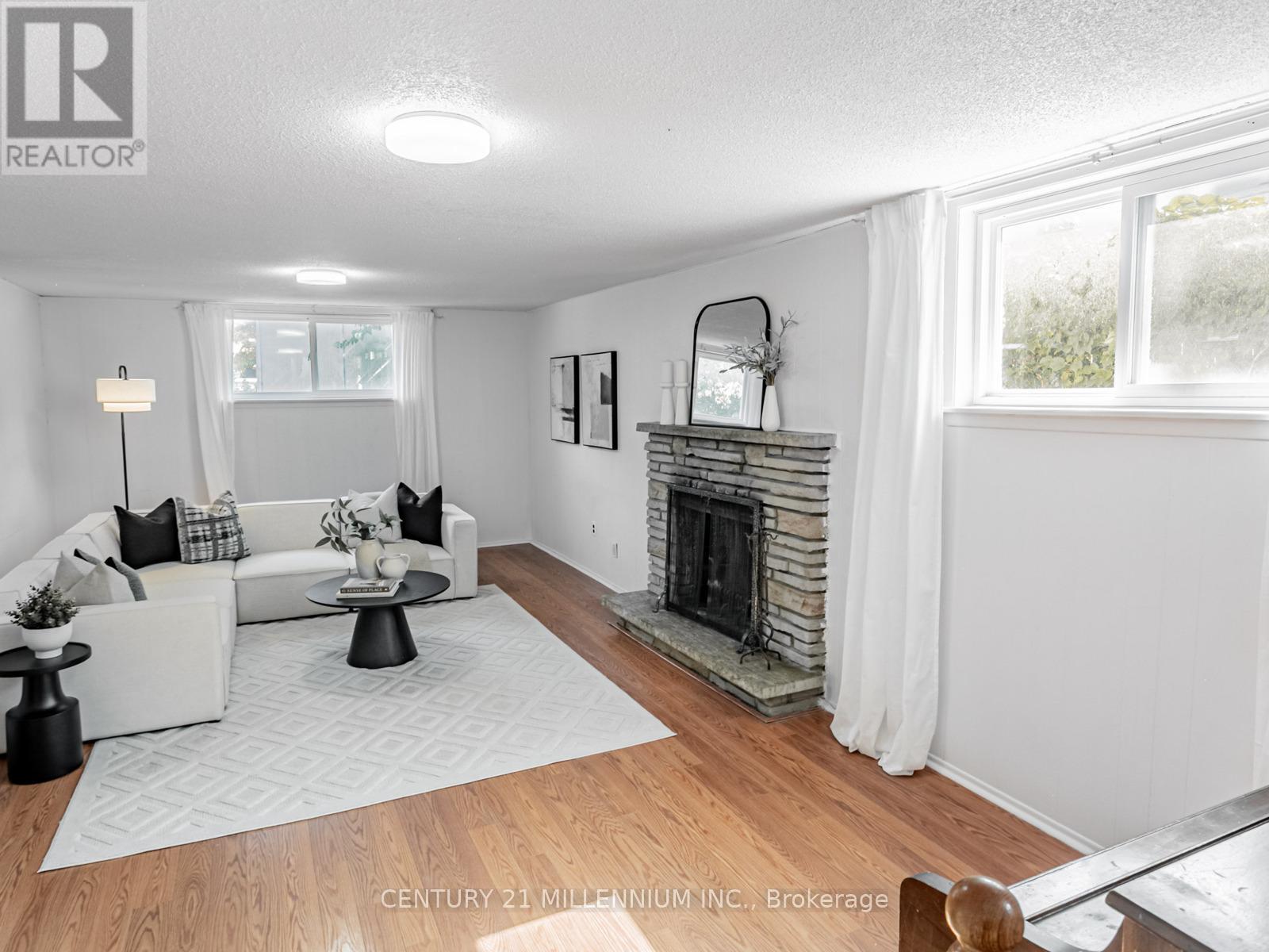 986 Mcbride Avenue, Mississauga, Ontario  L5C 1L6 - Photo 21 - W12500836