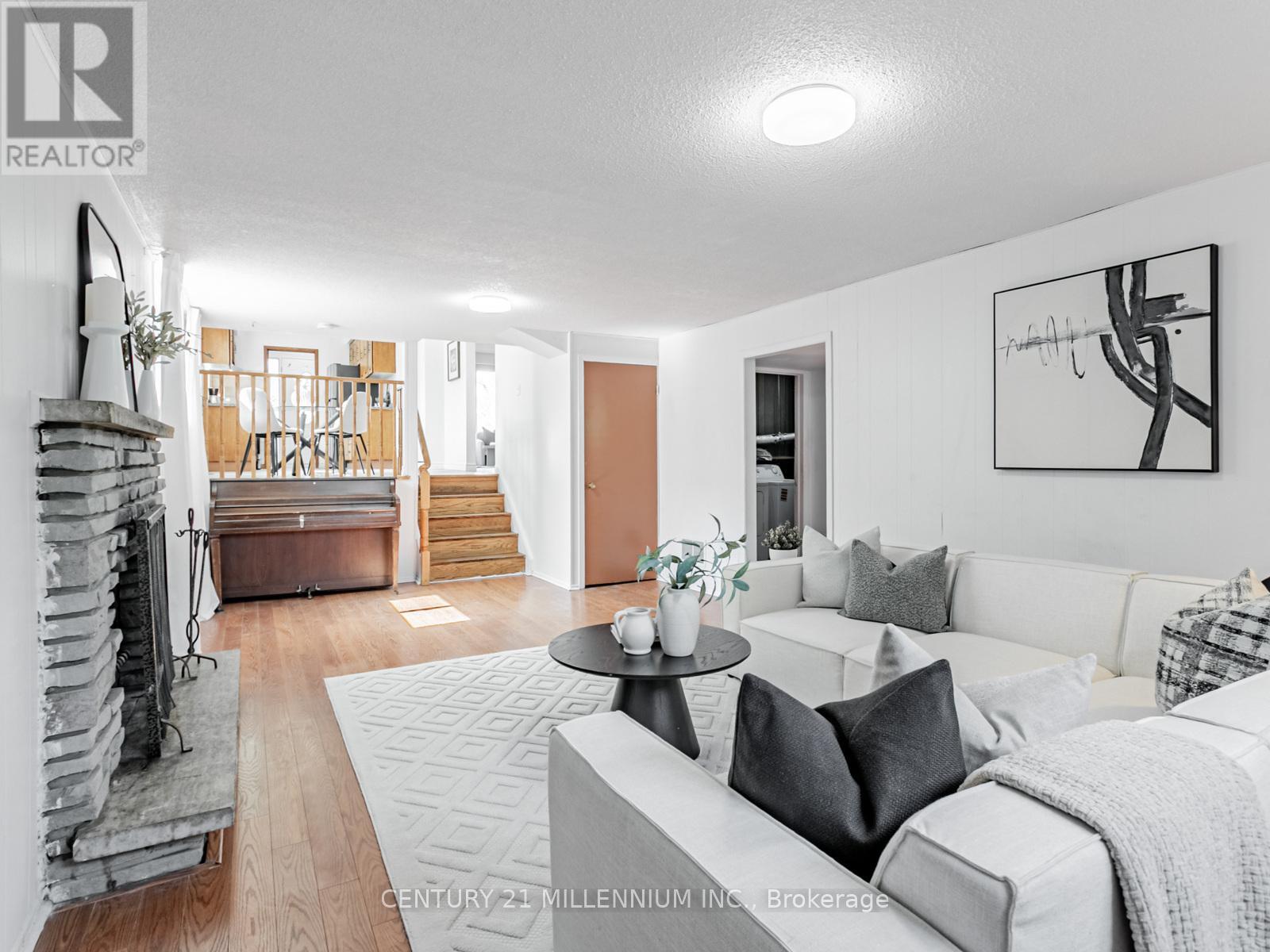 986 Mcbride Avenue, Mississauga, Ontario  L5C 1L6 - Photo 22 - W12500836