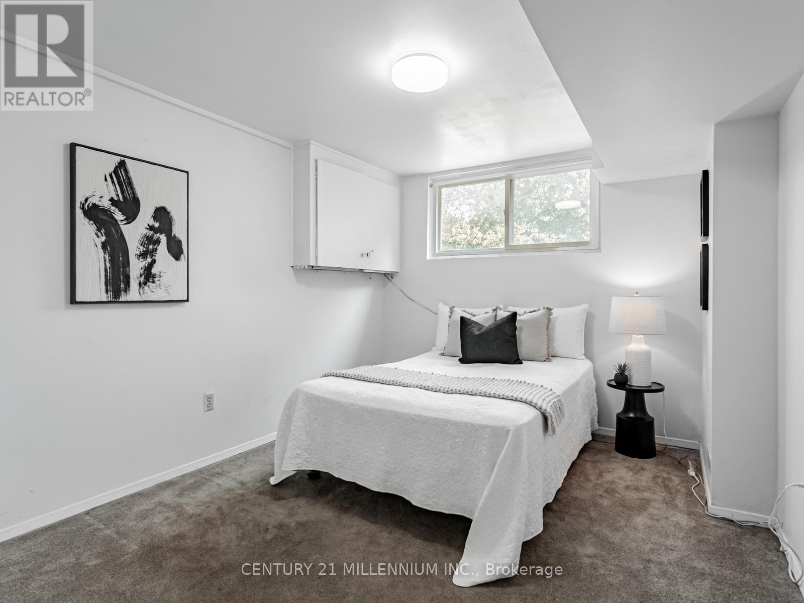 986 Mcbride Avenue, Mississauga, Ontario  L5C 1L6 - Photo 25 - W12500836