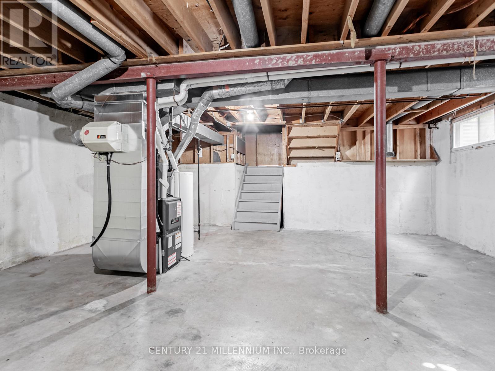 986 Mcbride Avenue, Mississauga, Ontario  L5C 1L6 - Photo 28 - W12500836