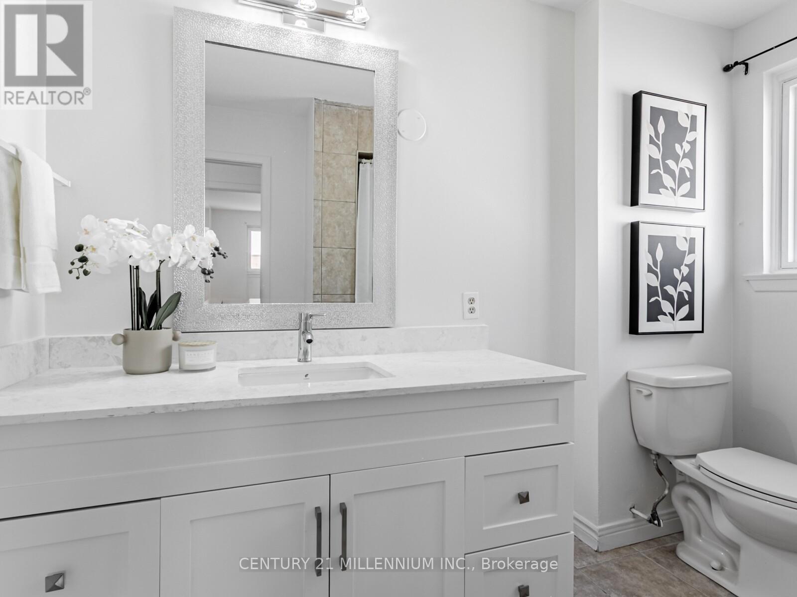 986 Mcbride Avenue, Mississauga, Ontario  L5C 1L6 - Photo 29 - W12500836