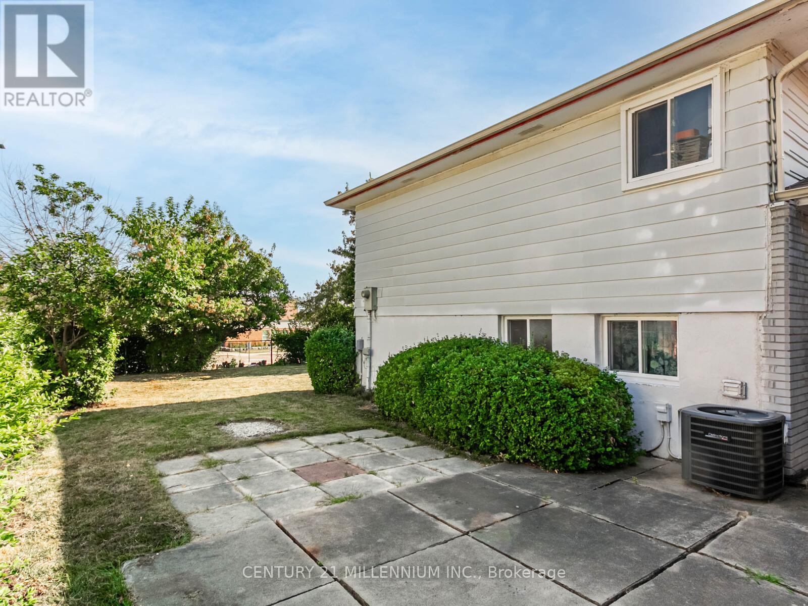 986 Mcbride Avenue, Mississauga, Ontario  L5C 1L6 - Photo 35 - W12500836