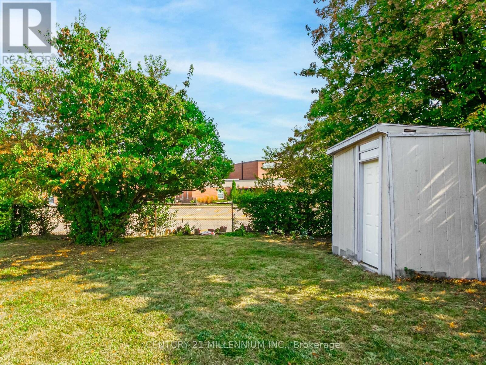 986 Mcbride Avenue, Mississauga, Ontario  L5C 1L6 - Photo 39 - W12500836