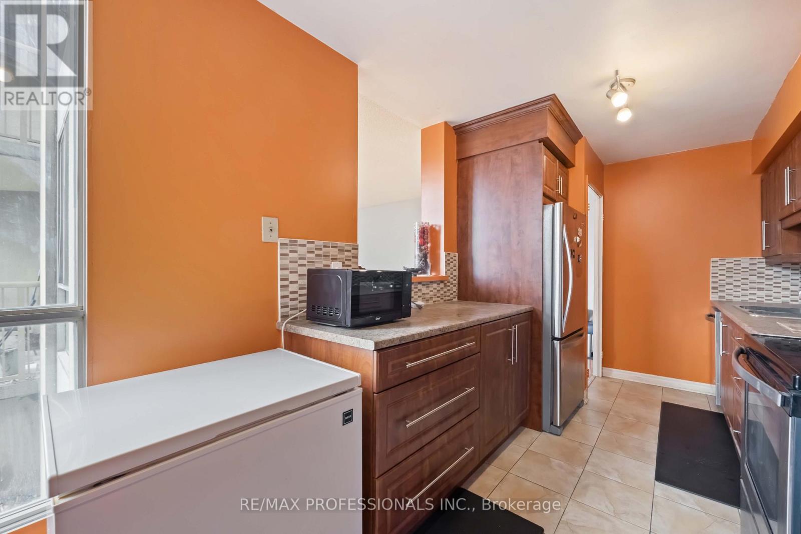 1206 - 3077 Weston Road, Toronto, Ontario  M9M 3A1 - Photo 10 - W12500844
