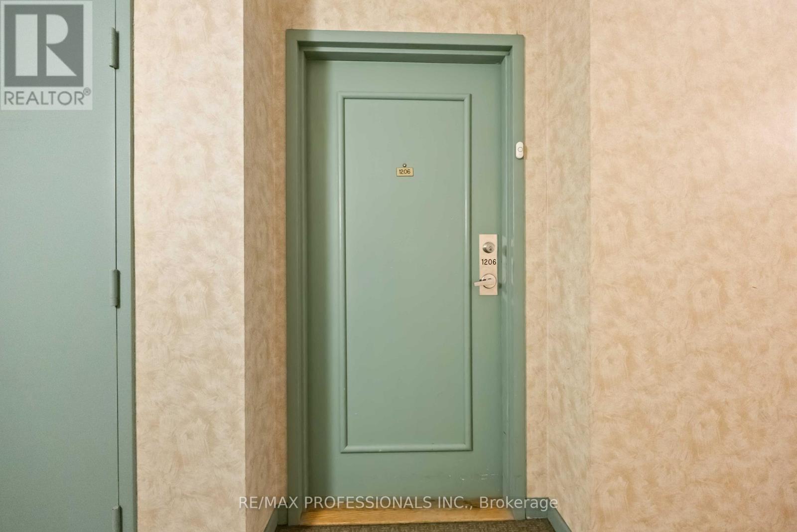 1206 - 3077 Weston Road, Toronto, Ontario  M9M 3A1 - Photo 2 - W12500844