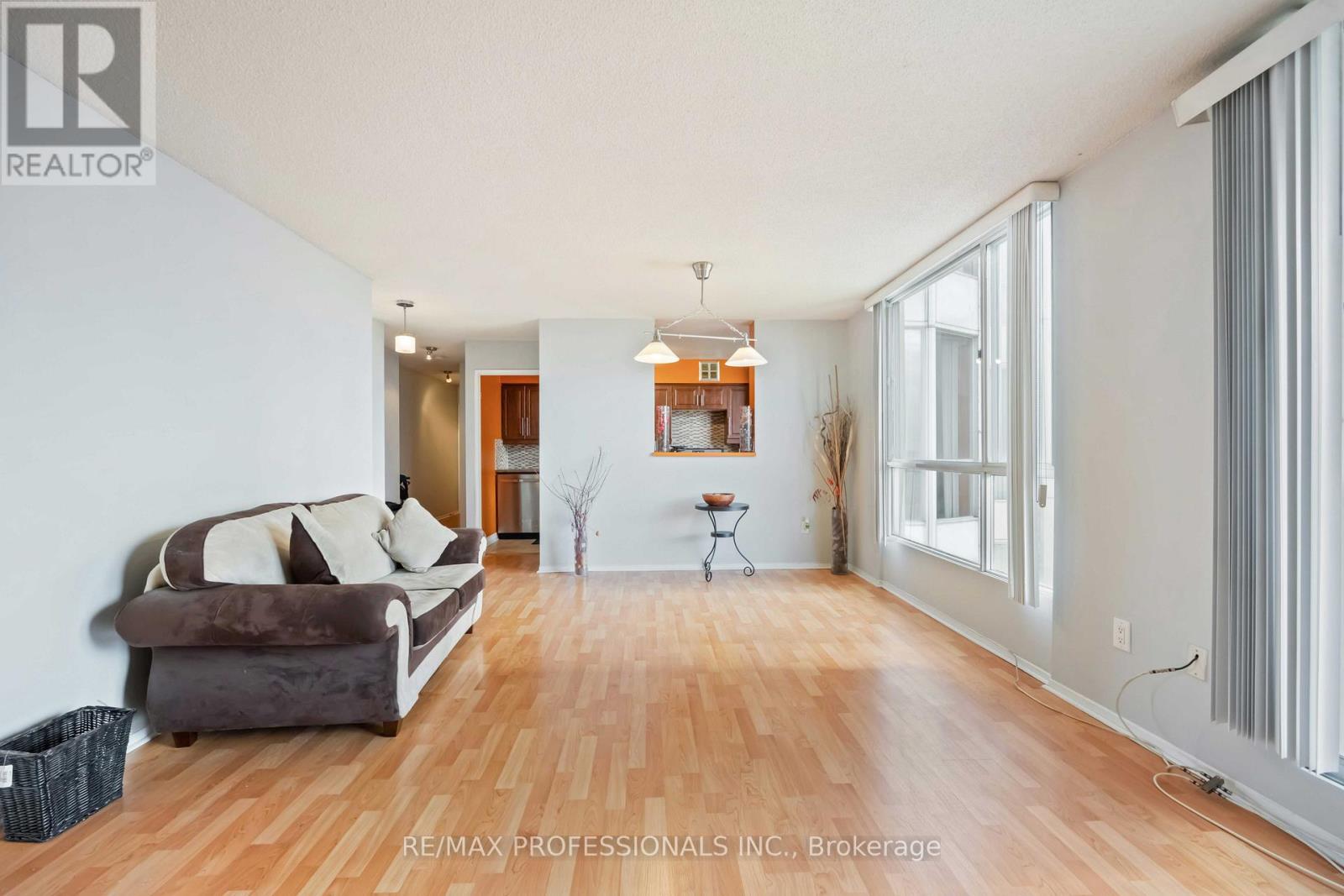1206 - 3077 Weston Road, Toronto, Ontario  M9M 3A1 - Photo 4 - W12500844