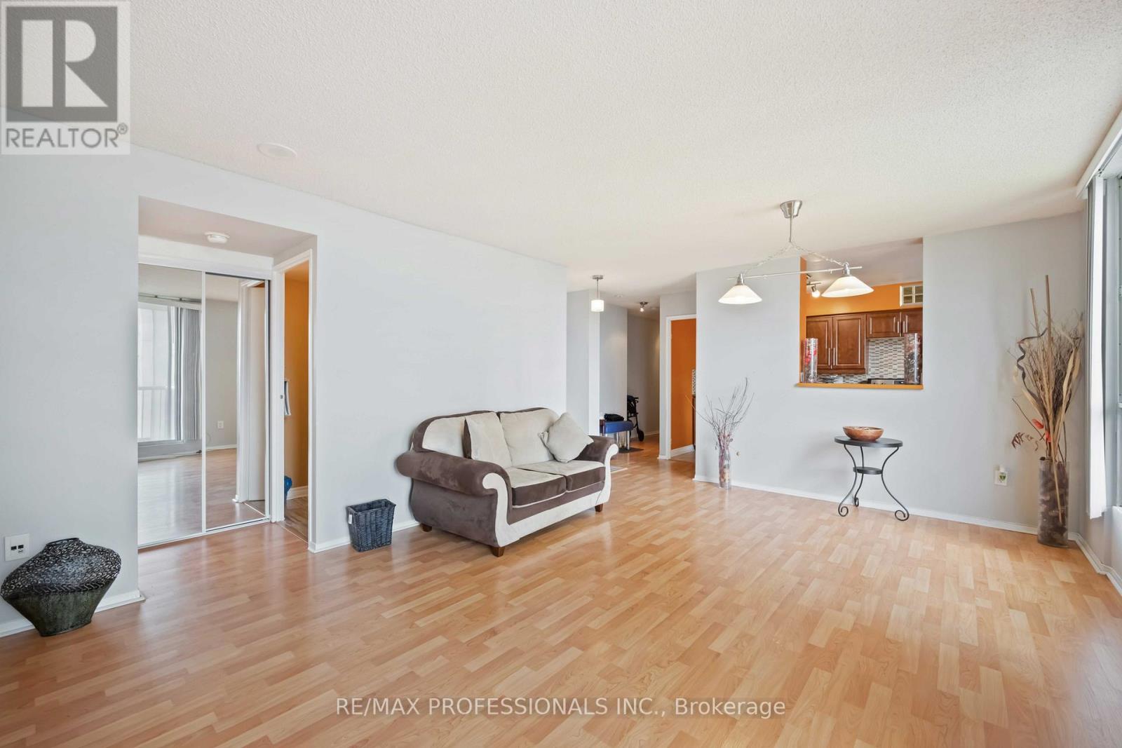 1206 - 3077 Weston Road, Toronto, Ontario  M9M 3A1 - Photo 5 - W12500844