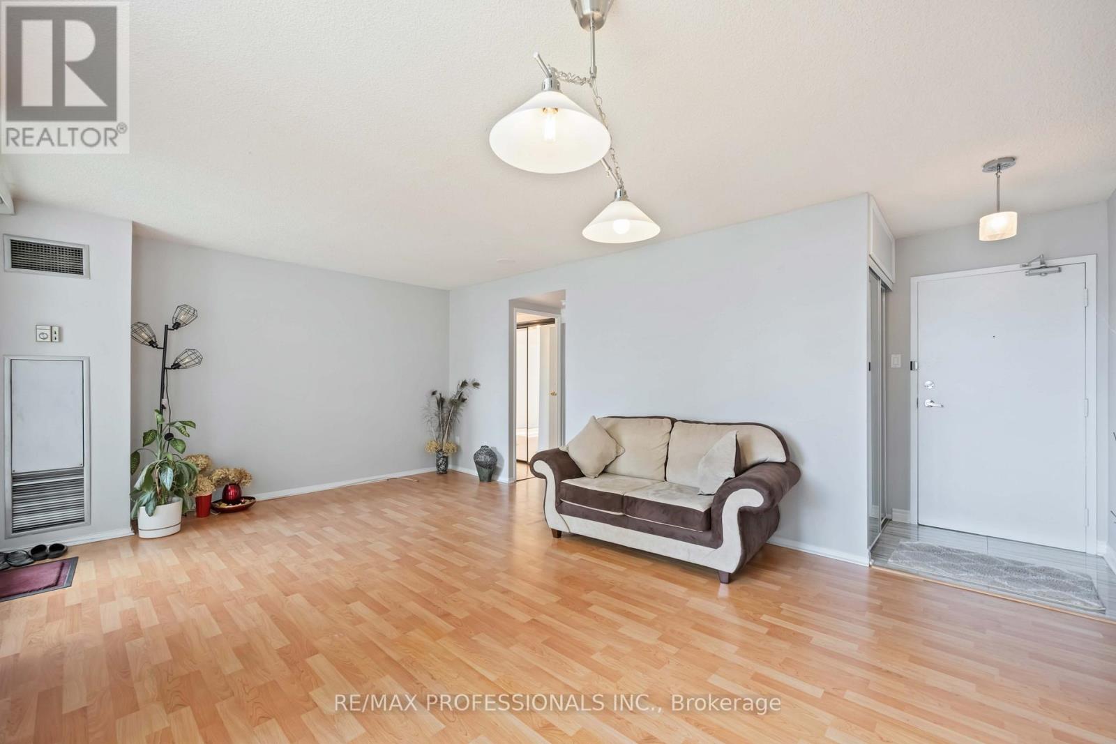 1206 - 3077 Weston Road, Toronto, Ontario  M9M 3A1 - Photo 6 - W12500844