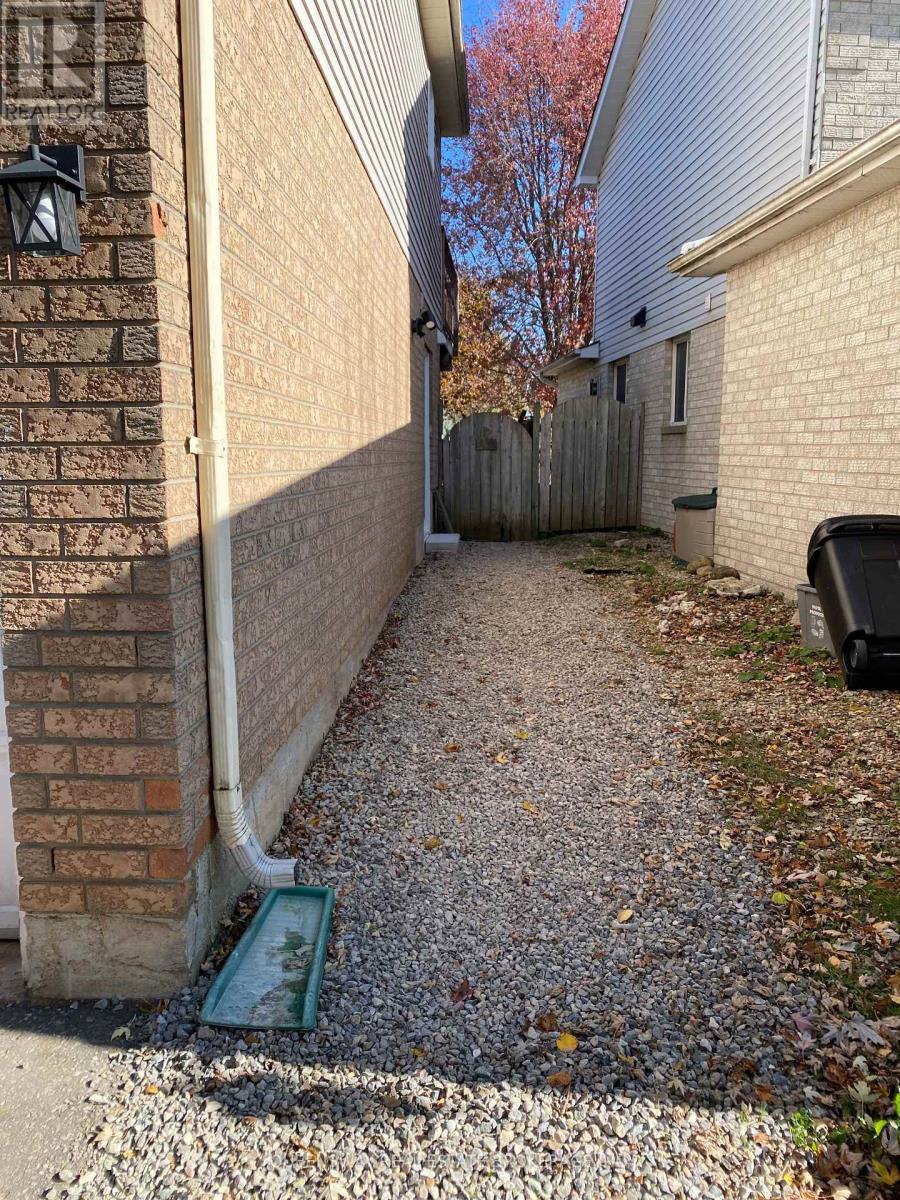 38 Eastview Crescent, Orangeville, Ontario  L9W 4X3 - Photo 2 - W12500850