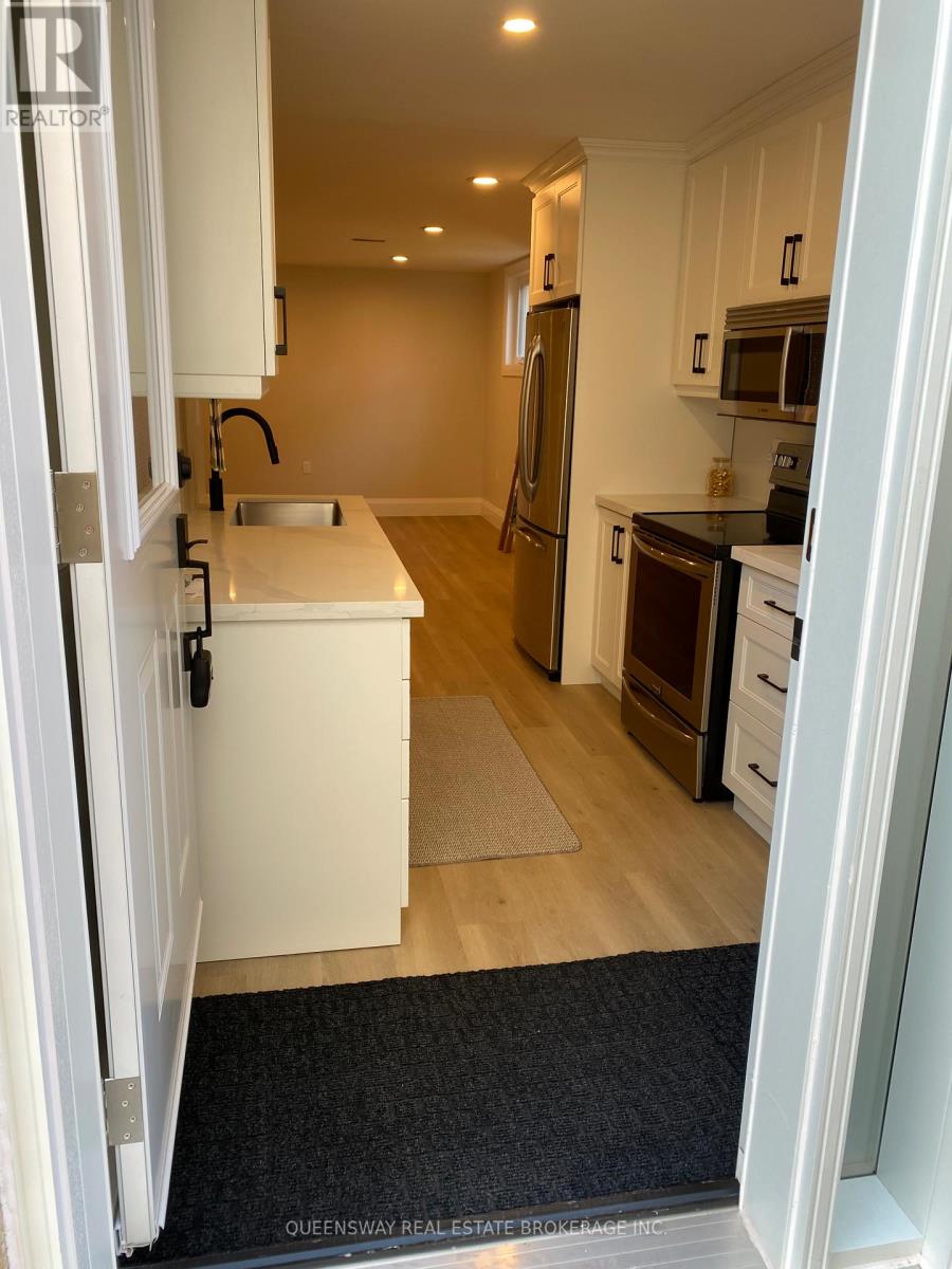 38 Eastview Crescent, Orangeville, Ontario  L9W 4X3 - Photo 4 - W12500850