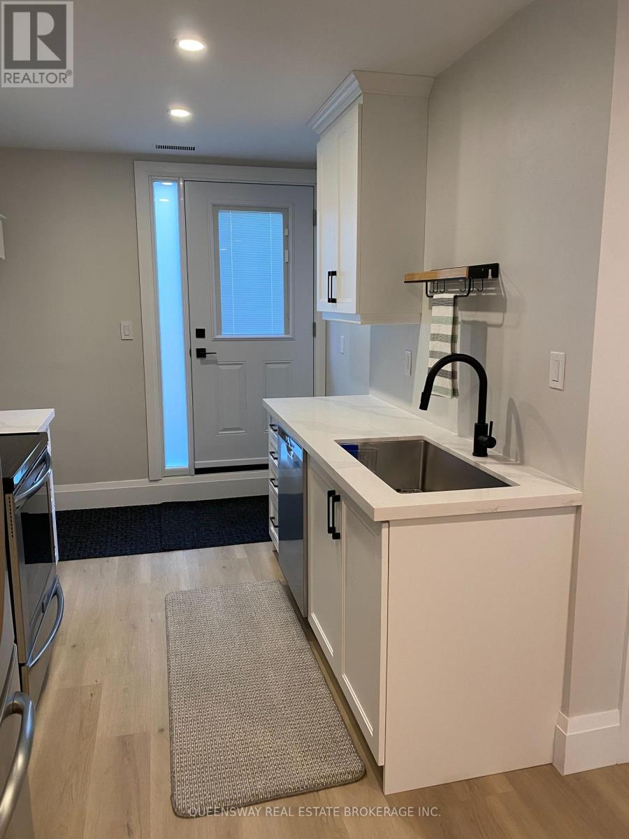 38 Eastview Crescent, Orangeville, Ontario  L9W 4X3 - Photo 7 - W12500850