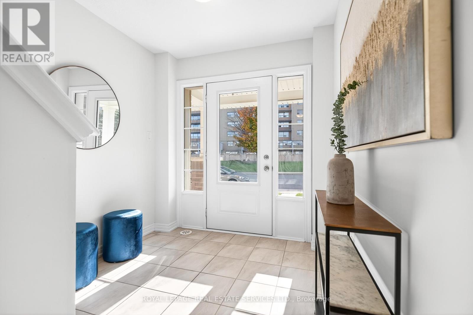 13 Canoe Lane, Hamilton, Ontario  L8K 0A3 - Photo 2 - X12500812