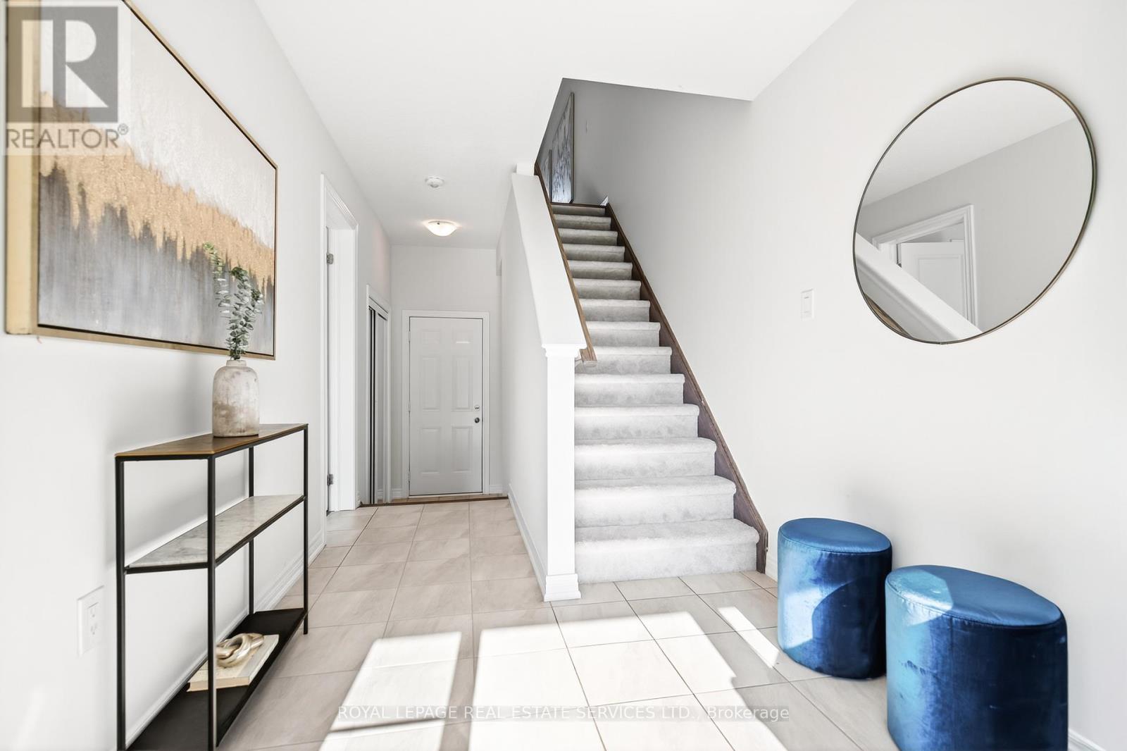 13 Canoe Lane, Hamilton, Ontario  L8K 0A3 - Photo 3 - X12500812