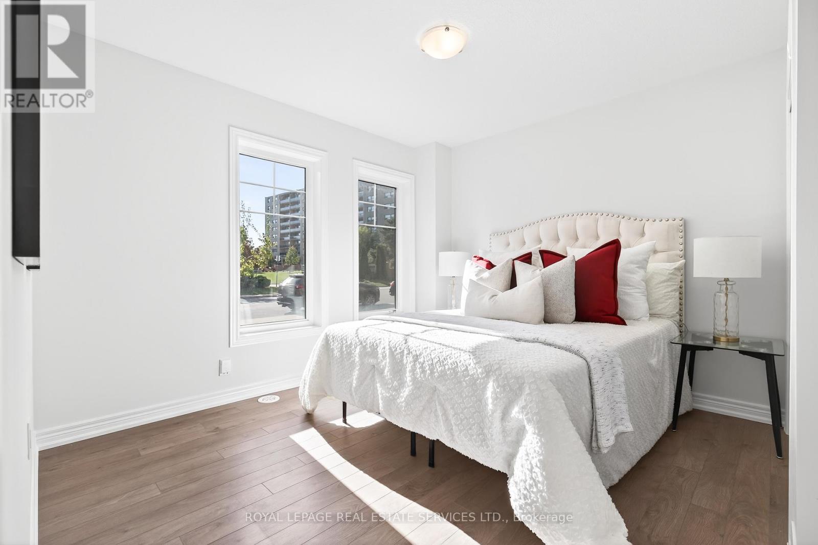 13 Canoe Lane, Hamilton, Ontario  L8K 0A3 - Photo 4 - X12500812