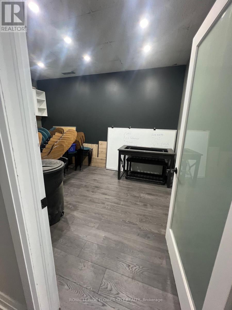 203 - 308 North Front Street, Belleville, Ontario  K8P 3C4 - Photo 6 - X12500824