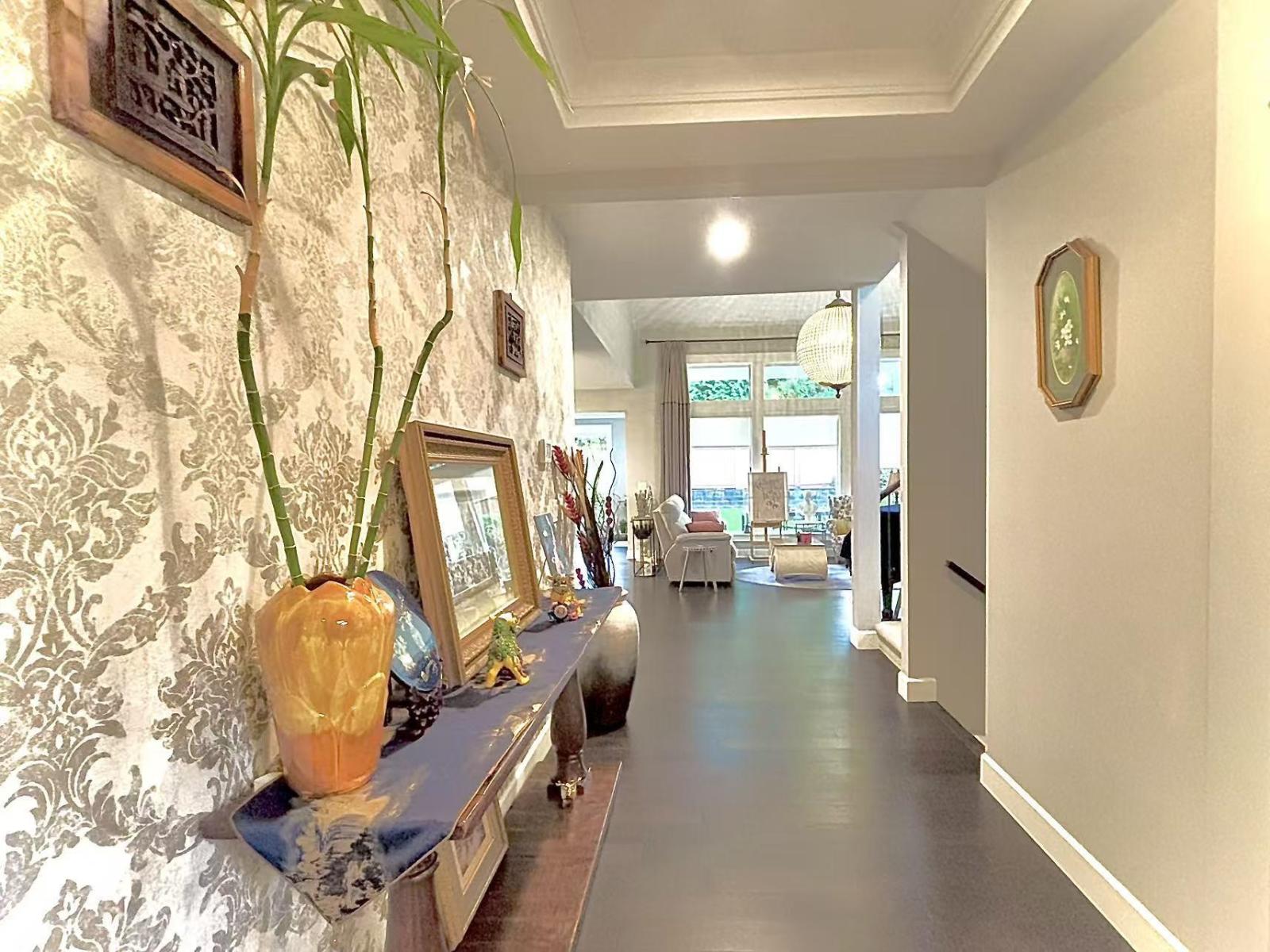 16412 26b Avenue, Surrey, British Columbia  V3S 0E2 - Photo 2 - R3052273