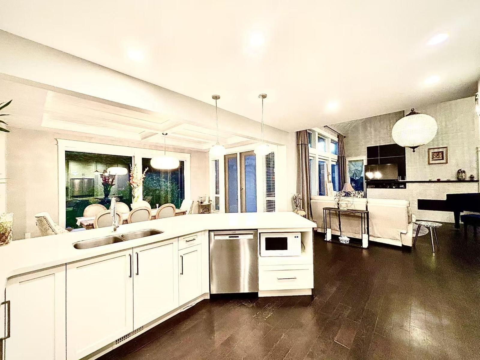 16412 26b Avenue, Surrey, British Columbia  V3S 0E2 - Photo 6 - R3052273