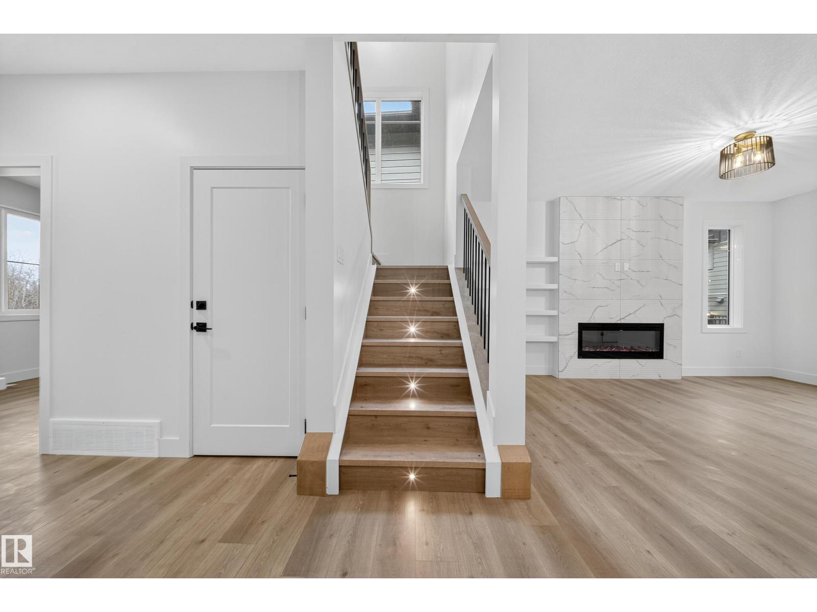 6117 Crawford Dr Sw, Edmonton, Alberta  T6W 4L7 - Photo 8 - E4464459