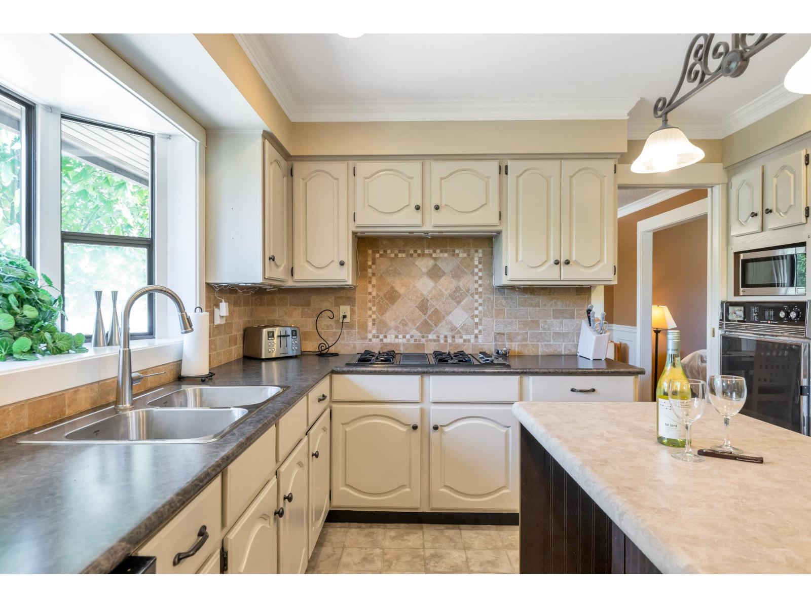 21761 49a Avenue, Langley, British Columbia  V3A 6C4 - Photo 12 - R3063769