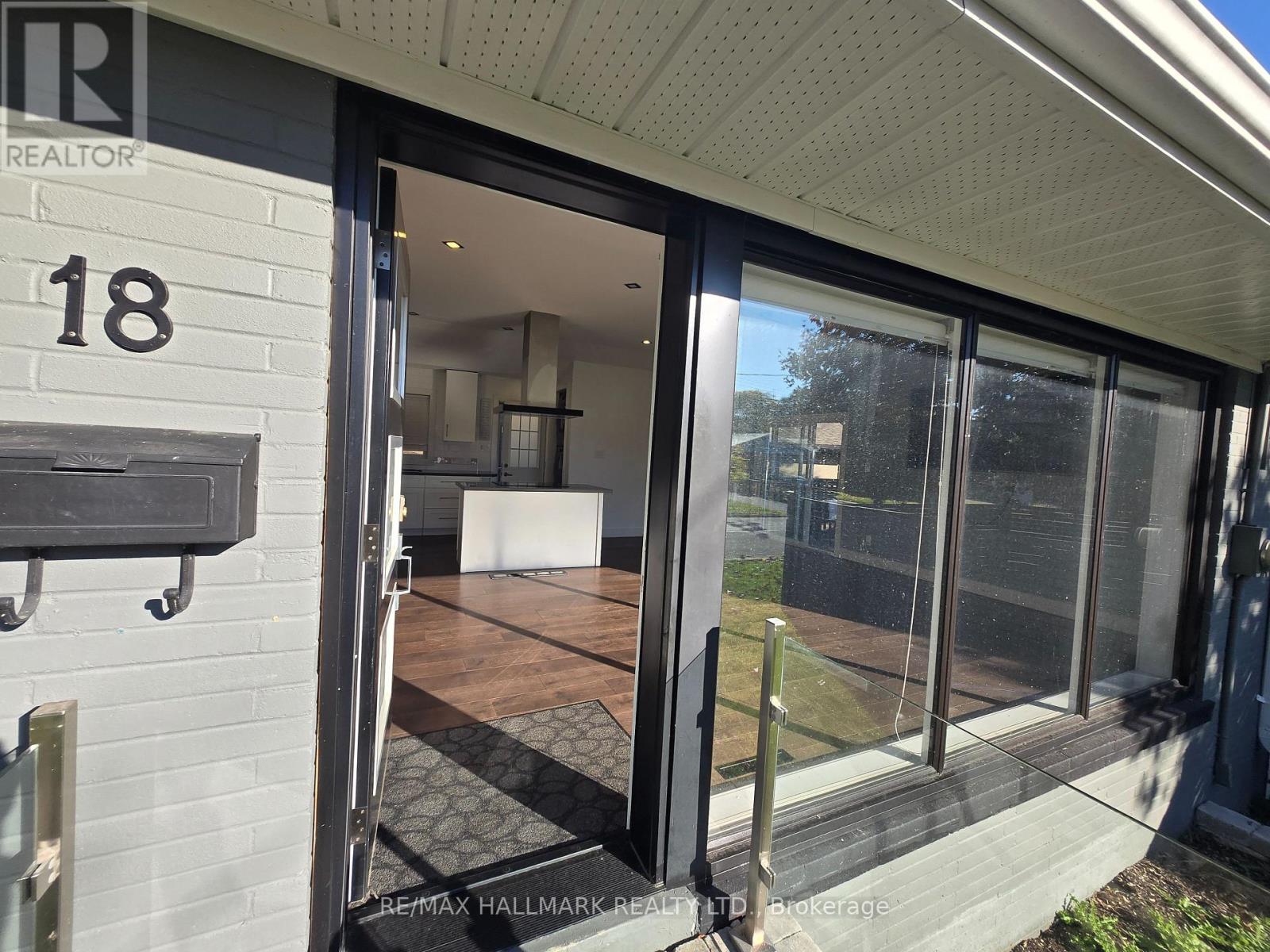 18 Deerfield Road, Toronto, Ontario  M1K 4X6 - Photo 3 - E12498800