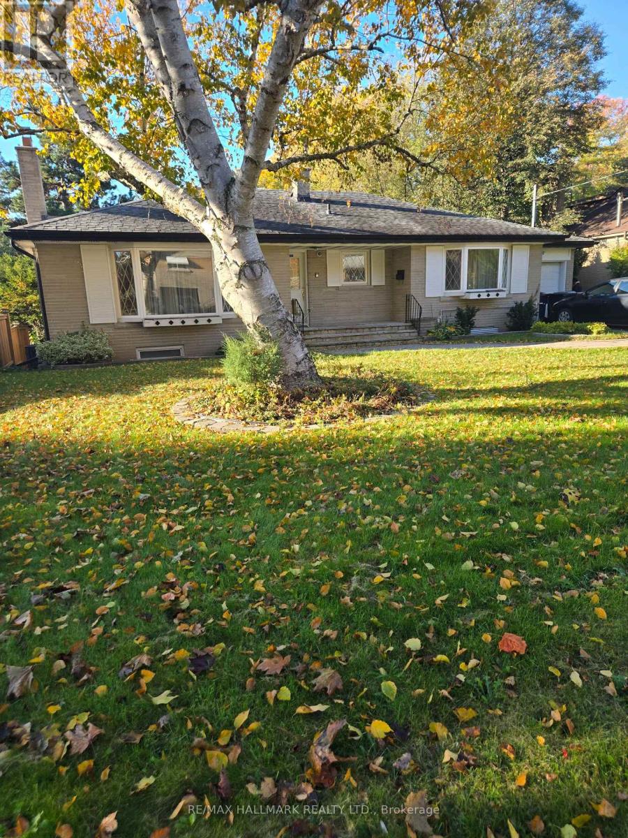 15 BURNVIEW CRESCENT, Toronto, Ontario