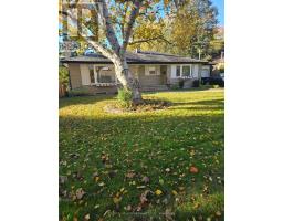 15 BURNVIEW CRESCENT, Toronto, Ontario