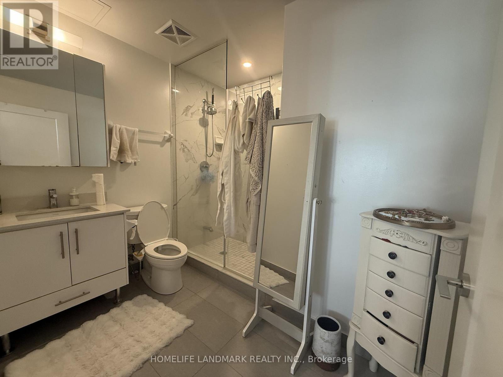 506 - 105 Oneida Crescent, Richmond Hill, Ontario  L4B 0H1 - Photo 4 - N12472012