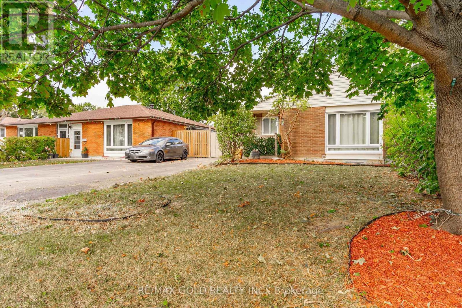 4 DEESIDE CRESCENT, Brampton, Ontario