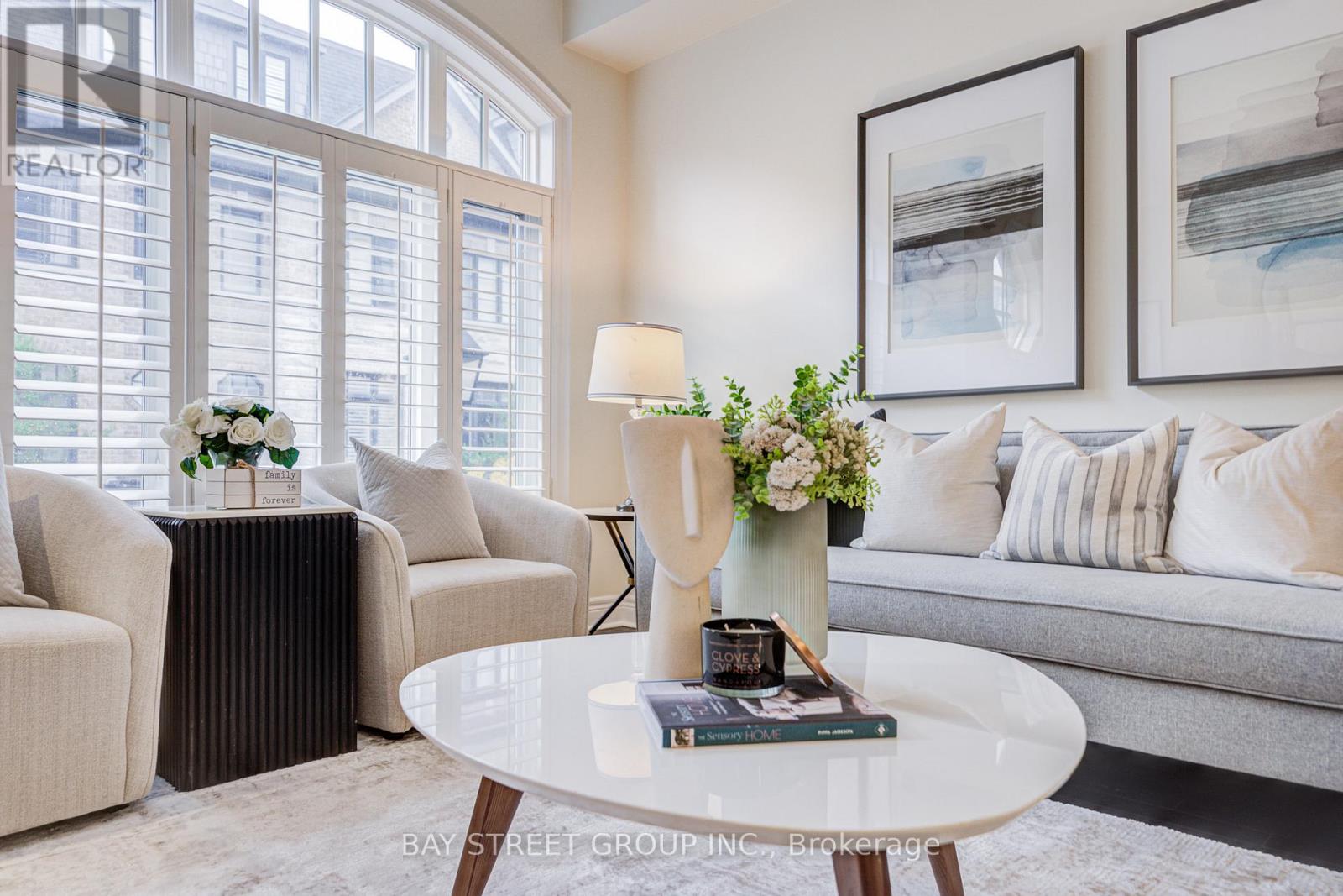 51 Lobo Mews, Toronto, Ontario  M8Z 0B2 - Photo 22 - W12447246