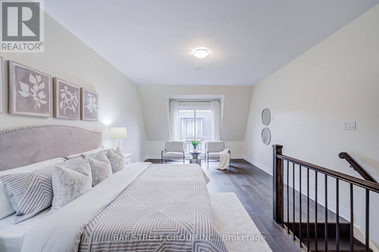 51 Lobo Mews, Toronto, Ontario  M8Z 0B2 - Photo 40 - W12447246