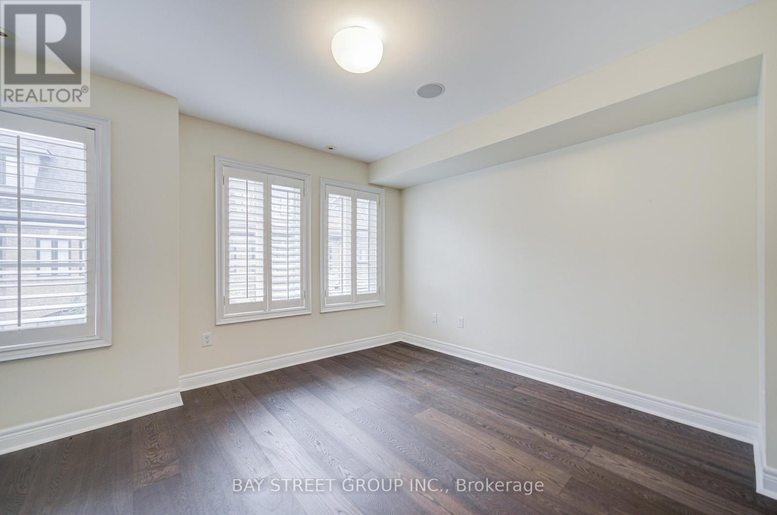 51 Lobo Mews, Toronto, Ontario  M8Z 0B2 - Photo 35 - W12447246