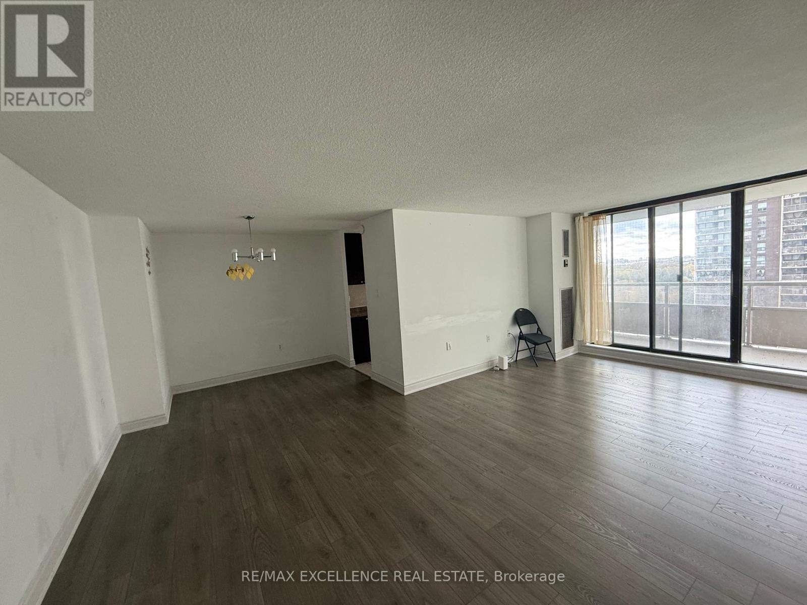 1106 - 4 Kings Cross Road, Brampton, Ontario  L6T 3X8 - Photo 8 - W12482457